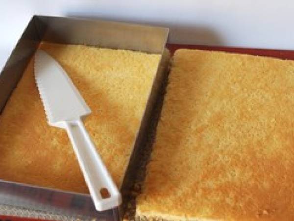 Mousse de mangue sur génoise cf Pierre Hermé - Préparation etape 4