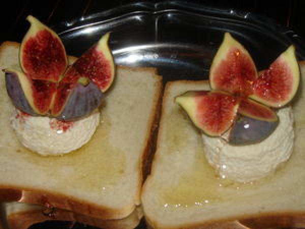 Fromage de chèvre chaud à la figue et au miel - Préparation etape 2