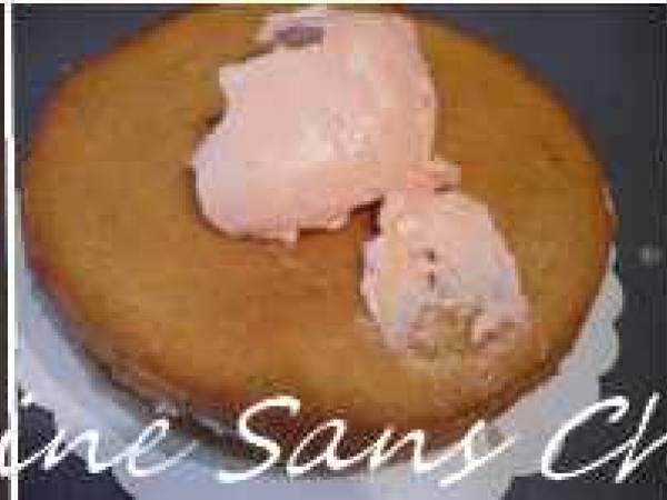 Gravity cake et sa ganache aux fraises tagada - Préparation etape 10