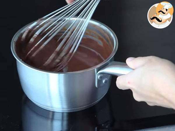 Bûche de Noël fourrée à la chantilly - Préparation etape 7