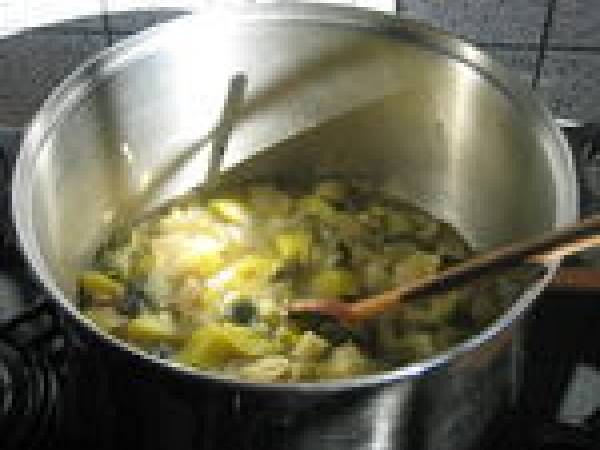 Soupe aux poireaux et aux pommes de terre - Préparation etape 3