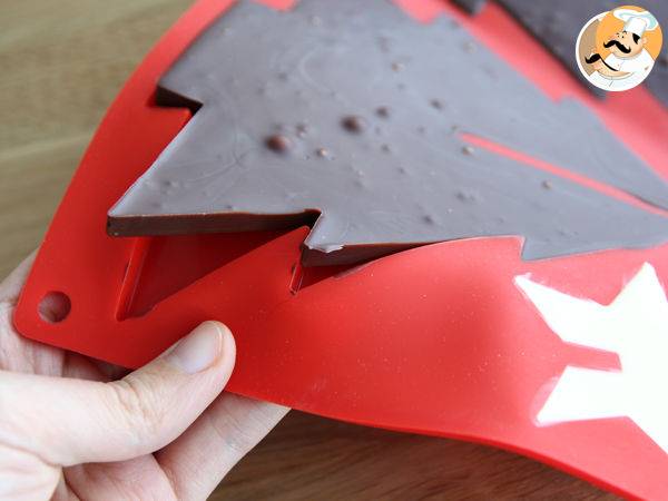 Arbre de Noël au chocolat en 3D - Lékué - Préparation etape 8