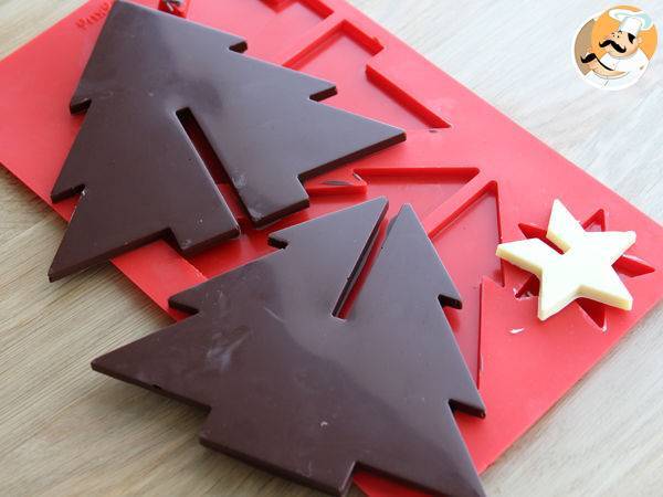 Arbre de Noël au chocolat en 3D - Lékué - Préparation etape 9