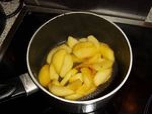 Brick de boudin blanc aux pommes - Préparation etape 1