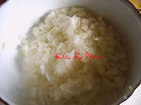 Savoureux cake thon-oignons-mozzarella - Préparation etape 2