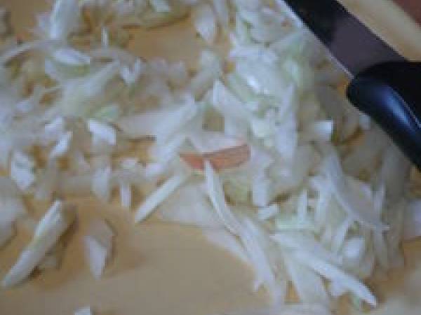 Dôme de semoule surprise: épinards, pois chiche et son faux air d'oignon confit - Préparation etape 3