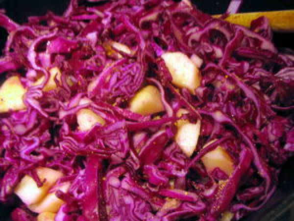 Porc à la moutarde et chou rouge braisé aux poires et au gingembre - Préparation etape 2