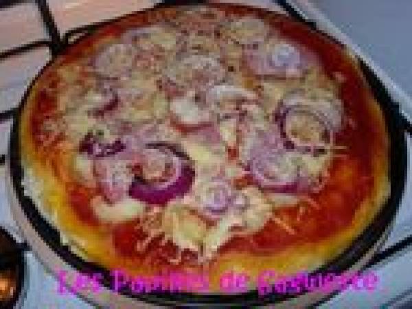 Recette de pizza maison pommes de terre bacon oignon rouge - Préparation etape 7