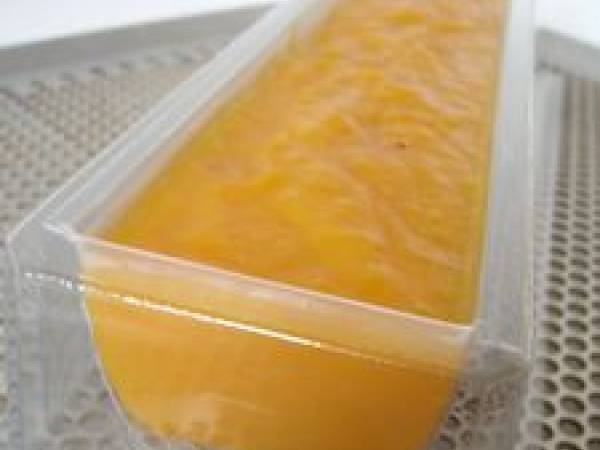 Buche aux fruits exotiques : mangue, longans, litchies - Préparation etape 1