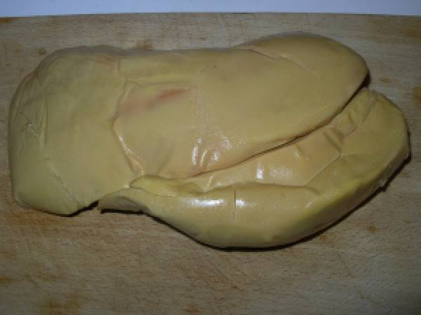 Terrine de foie gras à l'armagnac et aux pruneaux - Préparation etape 1