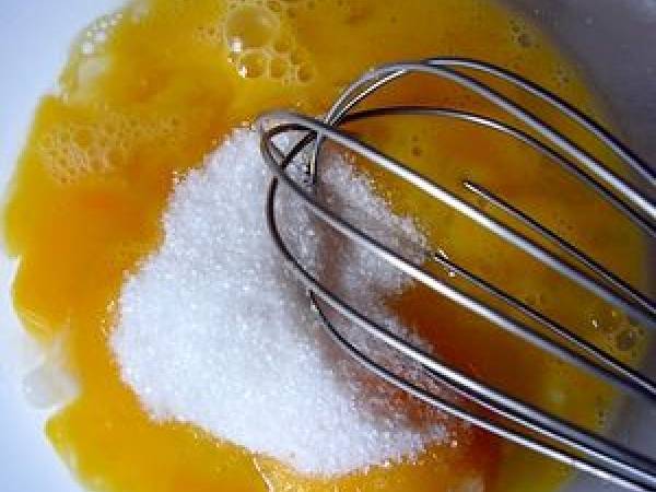 Crème caramel délicieuse et facile - Préparation etape 1