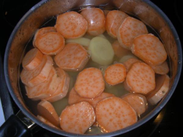 Parmentier rose (truite et patates douces) - Préparation etape 1