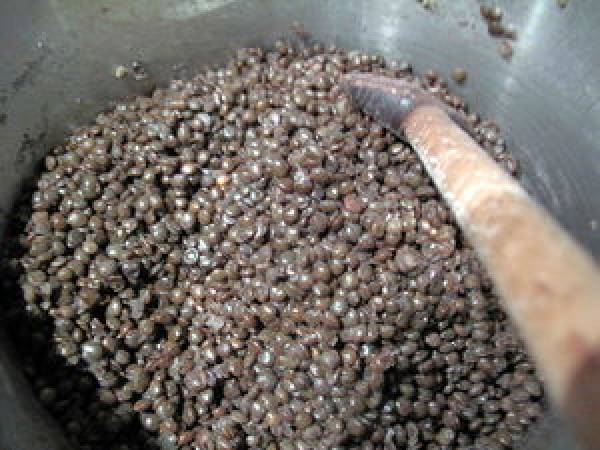 Filet de bar grillé, lentilles beluga et chorizo - Préparation etape 1