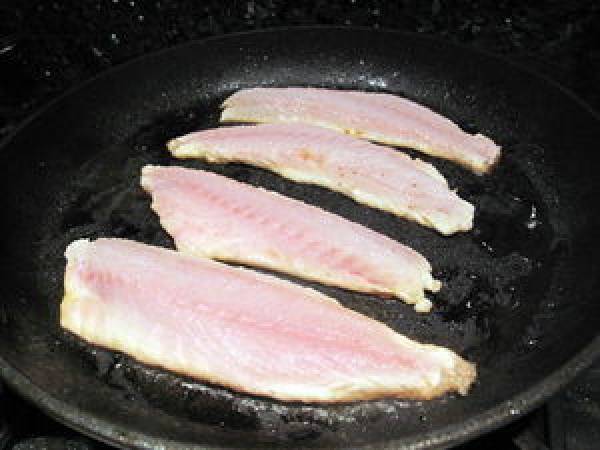 Filet de bar grillé, lentilles beluga et chorizo - Préparation etape 4