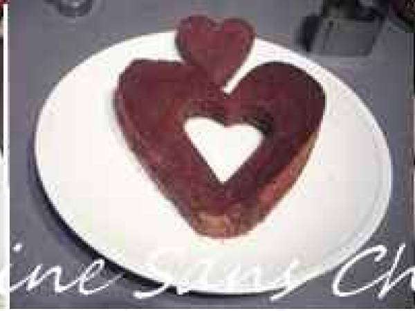 Gâteau Saint-Valentin. Coeur moelleux au chocolat et sa purée de framboises. - Préparation etape 13