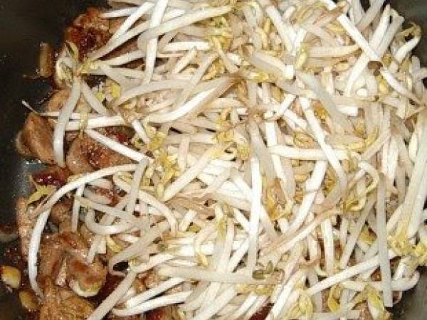 Porc sauté aux germes de soja (ou haricots mangos !) - Préparation etape 5