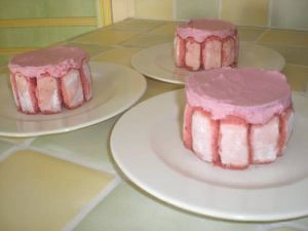 MINI-CHARLOTTE ROSE AUX FRUITS ROUGES - Préparation etape 6