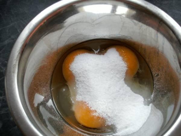 Flans à la pistache, couche craquante... au chocolat - Préparation etape 1