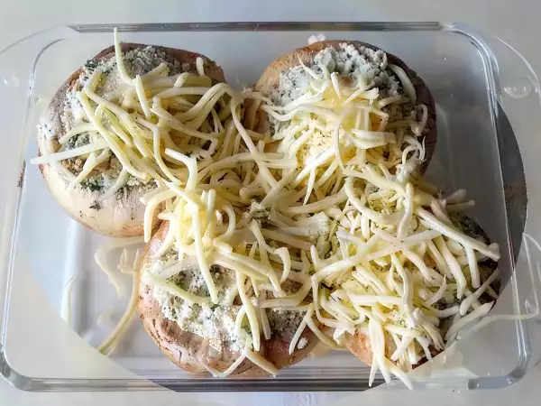 Champignons farcis au fromage - Préparation etape 4