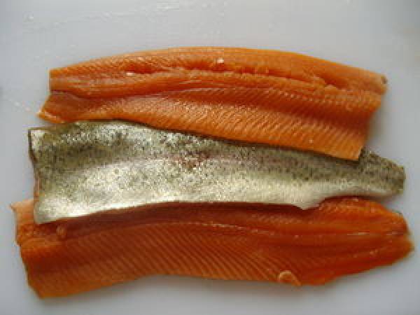 Filet de truite rose aux pommes et ananas - Préparation etape 1