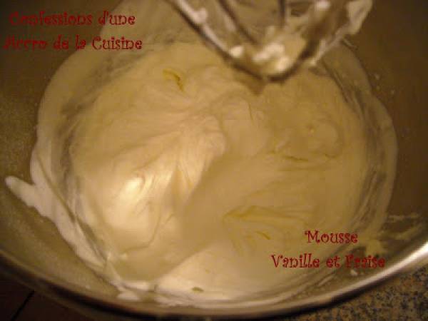 Mousse Vanille et Fraises - Préparation etape 1