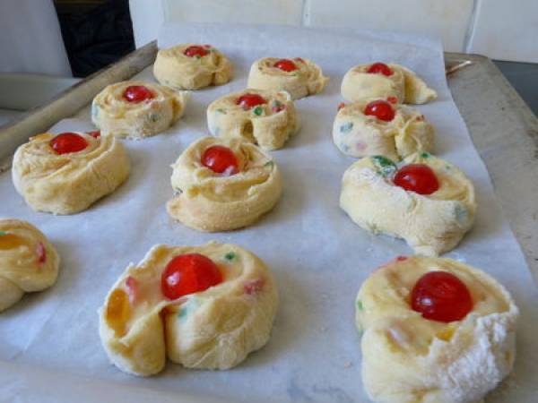 Petits pains briochés aux fruits confits - Préparation etape 3