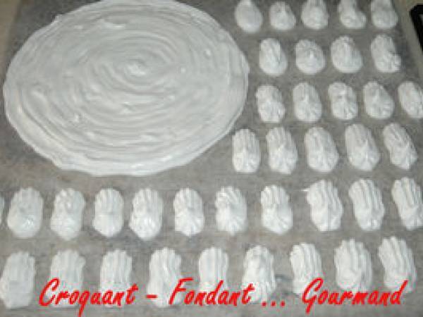 VACHERIN FRAISE-VANILLE - Préparation etape 1