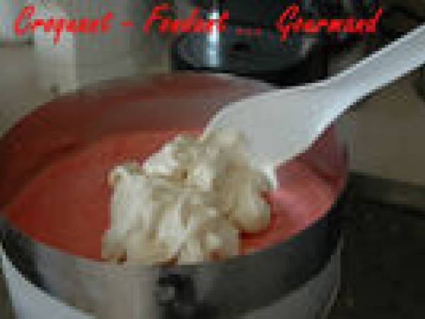 VACHERIN FRAISE-VANILLE - Préparation etape 5