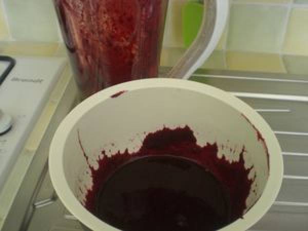 VERRINE DE MASCARPONE SUR LIT DE FRUITS ROUGES - Préparation etape 2