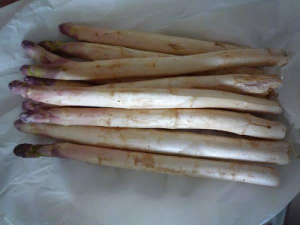 Asperges à la sauce Gribiche -Sauce mit Spargel - Préparation etape 1