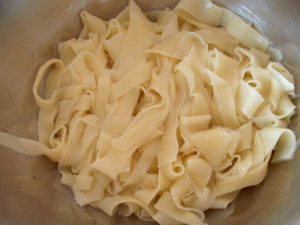 Tagliatelles maison au saumon, sauce safranée - Préparation etape 7