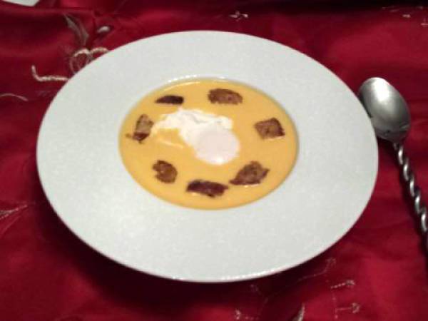 Soupe butternut, oeuf poché et croûtons maison - Préparation etape 7