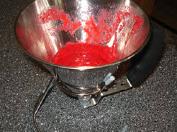 Verrines de framboises à la crème de nougat - Préparation etape 5