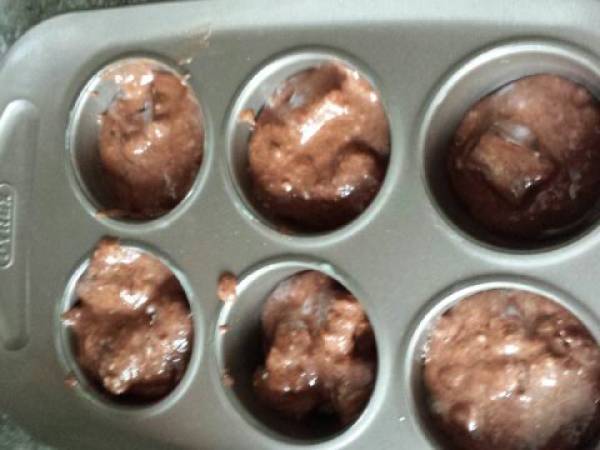 Muffins chocolat, coeur fondant chocolat blanc - Préparation etape 5