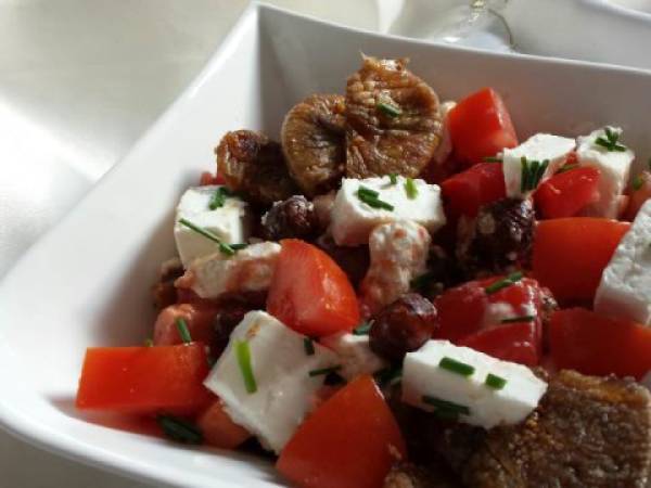 Salade figues, tomates et chèvre - Préparation etape 3