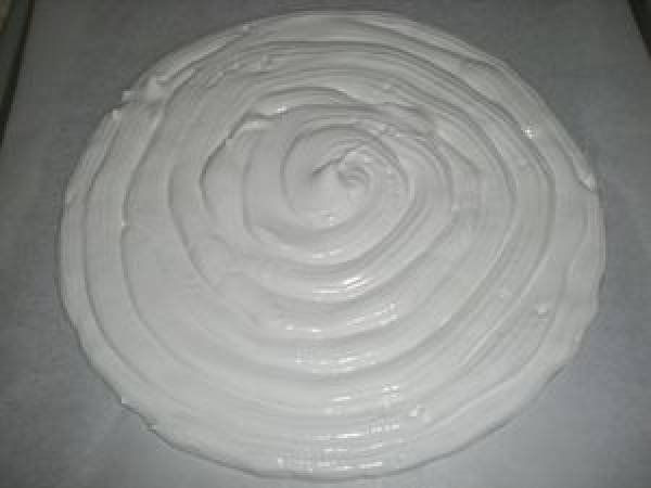 VACHERIN GLACE AU CHOCOLAT BLANC/FRAMBOISES - Préparation etape 1