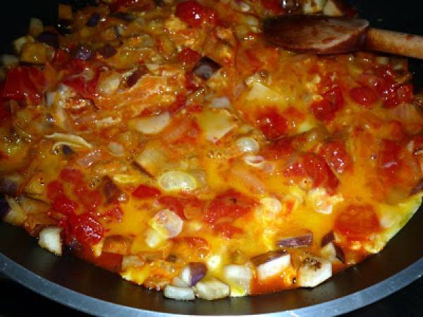Une poêlée d'aubergines, tomates et oeufs- Auberginen-, Tomaten- und Eierpfanne - Préparation etape 4
