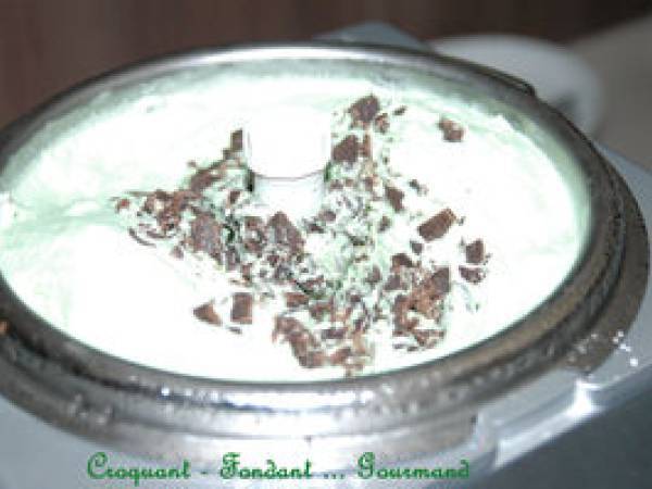 CRÈME GLACÉE à la MENTHE et aux PÉPITES de CHOCOLAT - Préparation etape 4