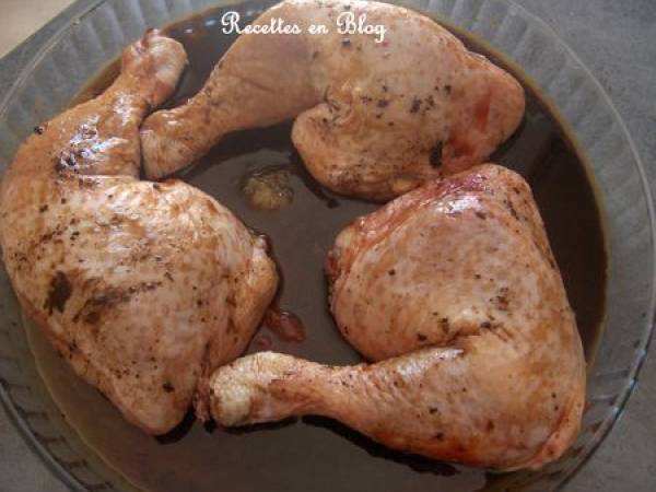POULET MARINE CUIT AU BARBECUE SAUCE CARAMELISEE ET NOUILLES SAUTEES - Préparation etape 1