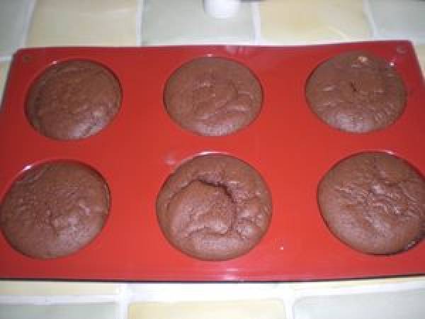 DOME MOELLEUX AU CHOCOLAT ET SA CERISE - Préparation etape 6