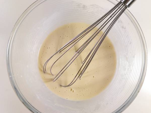 Beignets aériens de fleurs d'acacias - Préparation etape 1