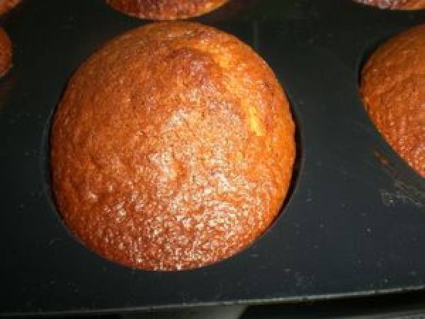 PETITS GATEAUX AU YAOURT ET A LA CONFITURE D'ANANAS VANILLEE - Préparation etape 4