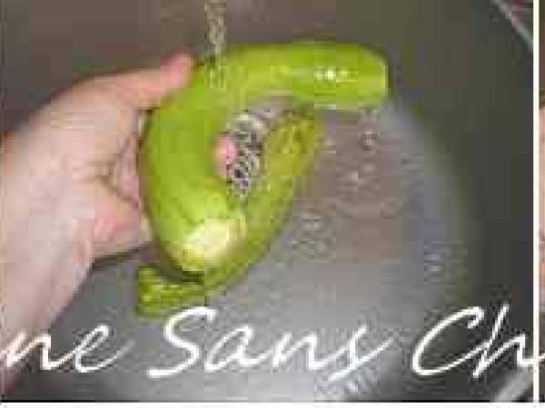 Courgettes trompettes au fromage de brebis et pignon de pin - Préparation etape 1