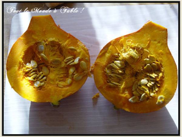 Velouté de potimarron espuma de crème fraîche aux noisettes - Préparation etape 1