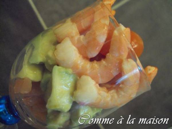 Verrines d'avocat au saumon fumé et crevettes - Préparation etape 4