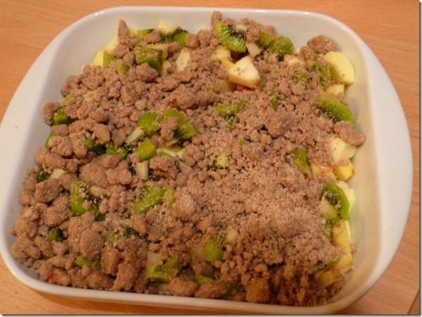 Crumble de pommes et kiwi aux noisettes - Préparation etape 3
