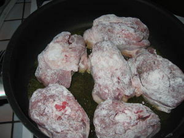 Sauté de dinde marengo - Préparation etape 1