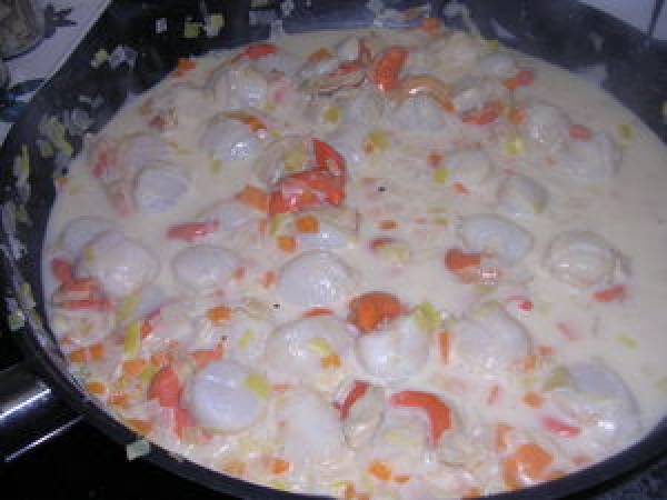 COQUILLES ST JACQUES AU CHAMPAGNE - Préparation etape 5