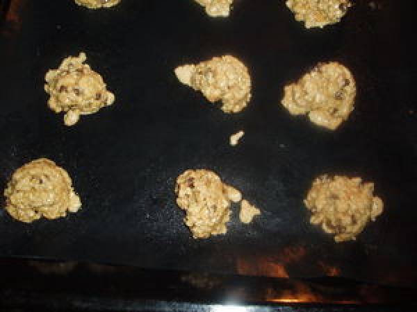 Biscuits aux flocons d'avoine, au beurre de cacahuètes et aux pépites de chocolat - Préparation etape 4