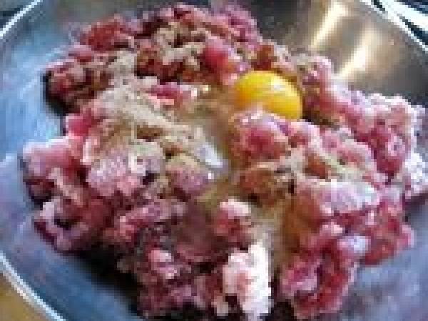 Crépinette d'oie Jus de Griotte, Poire Rôtie en Habit - Préparation etape 1